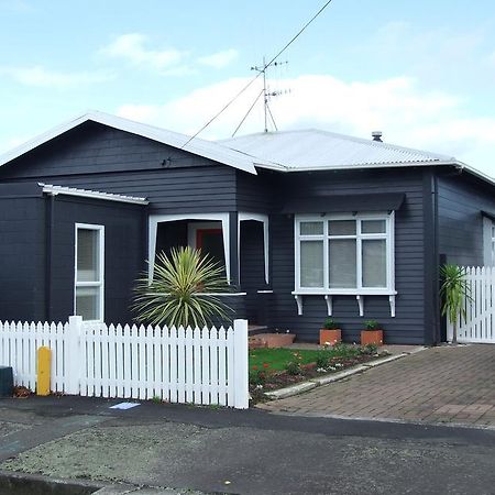 Wellesbourne Homestay B&B Palmerston North Dış mekan fotoğraf